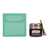 La Mer eye concentrate with packaging on a white background